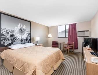 Super 8 By Wyndham Bowman Hotel Bilik gambar