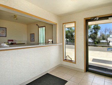 Super 8 By Wyndham Bowman Hotel Luaran gambar